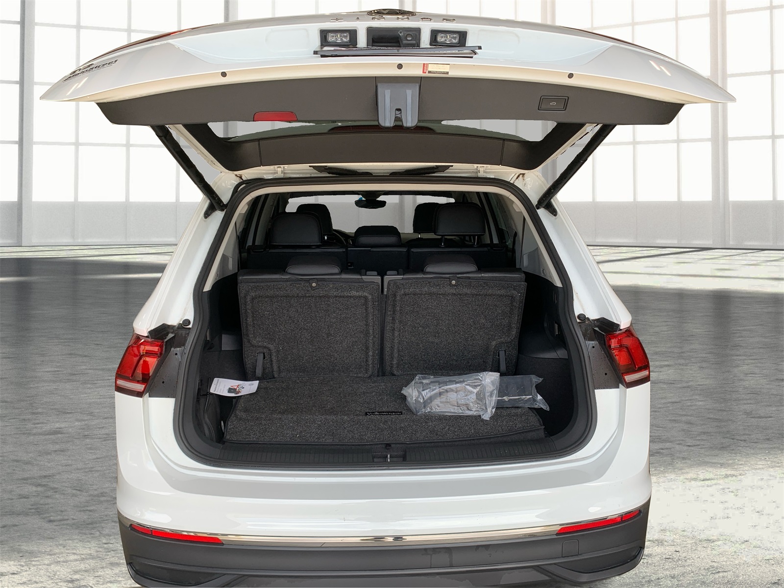 Vehicle image 11 of 34
