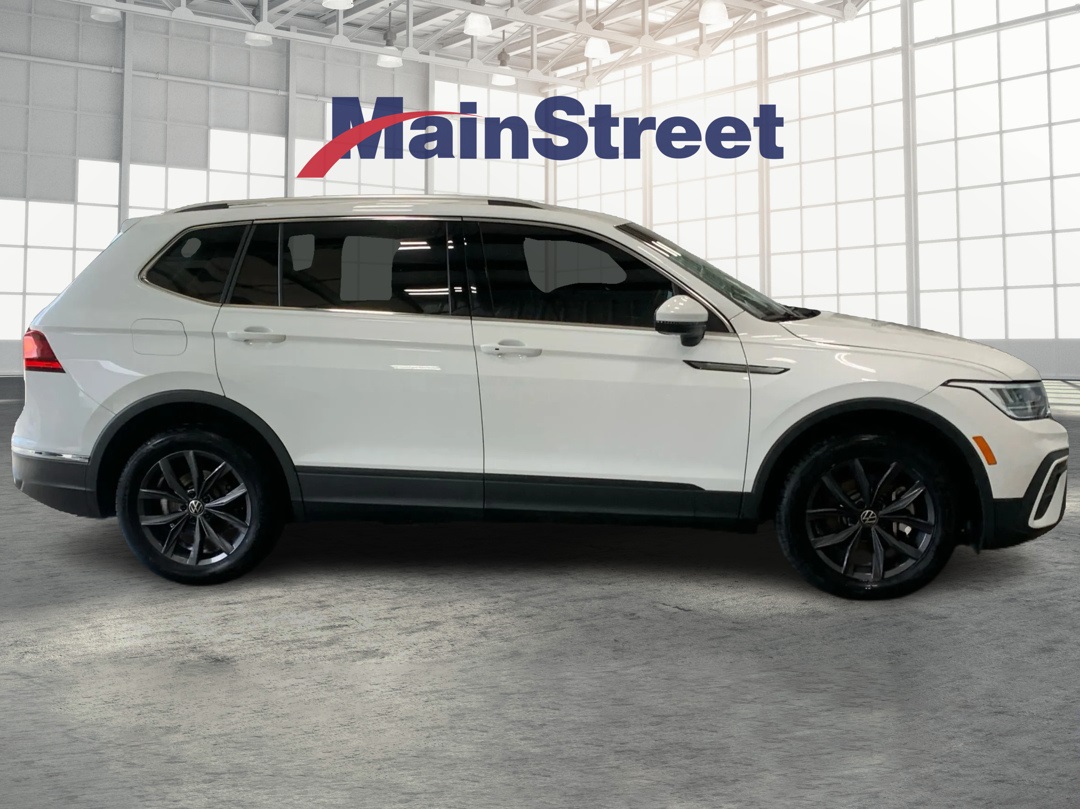 Vehicle image 5 of 34