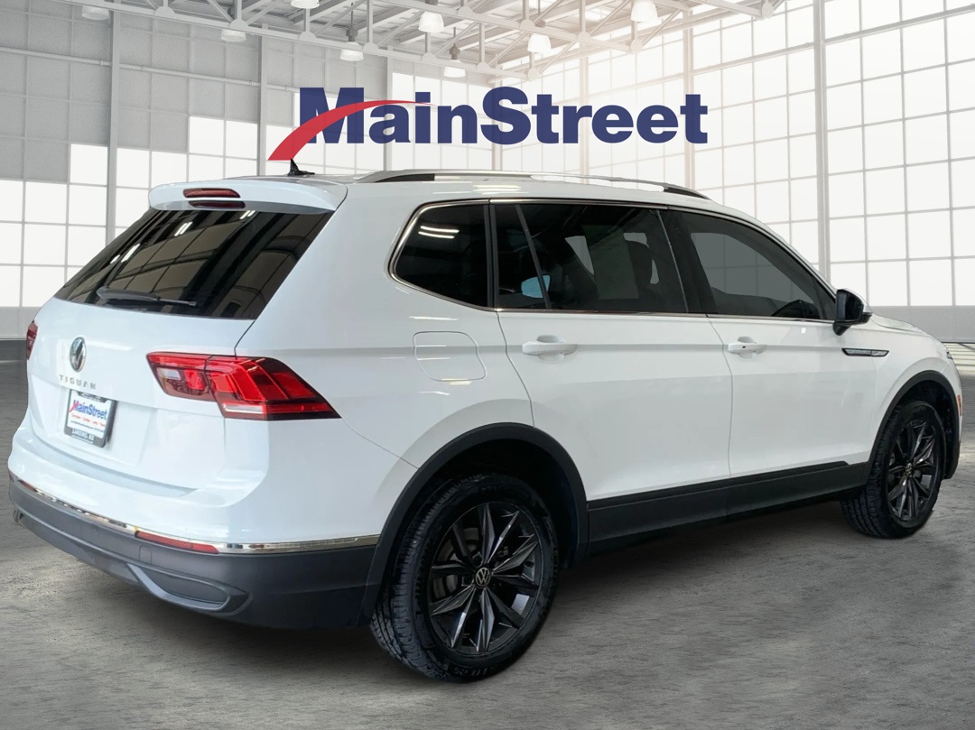 Vehicle image 6 of 34