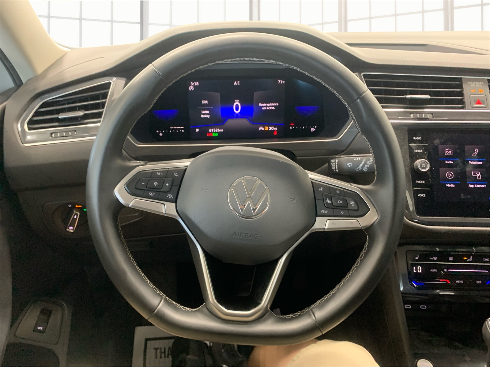 Vehicle image 23 of 34