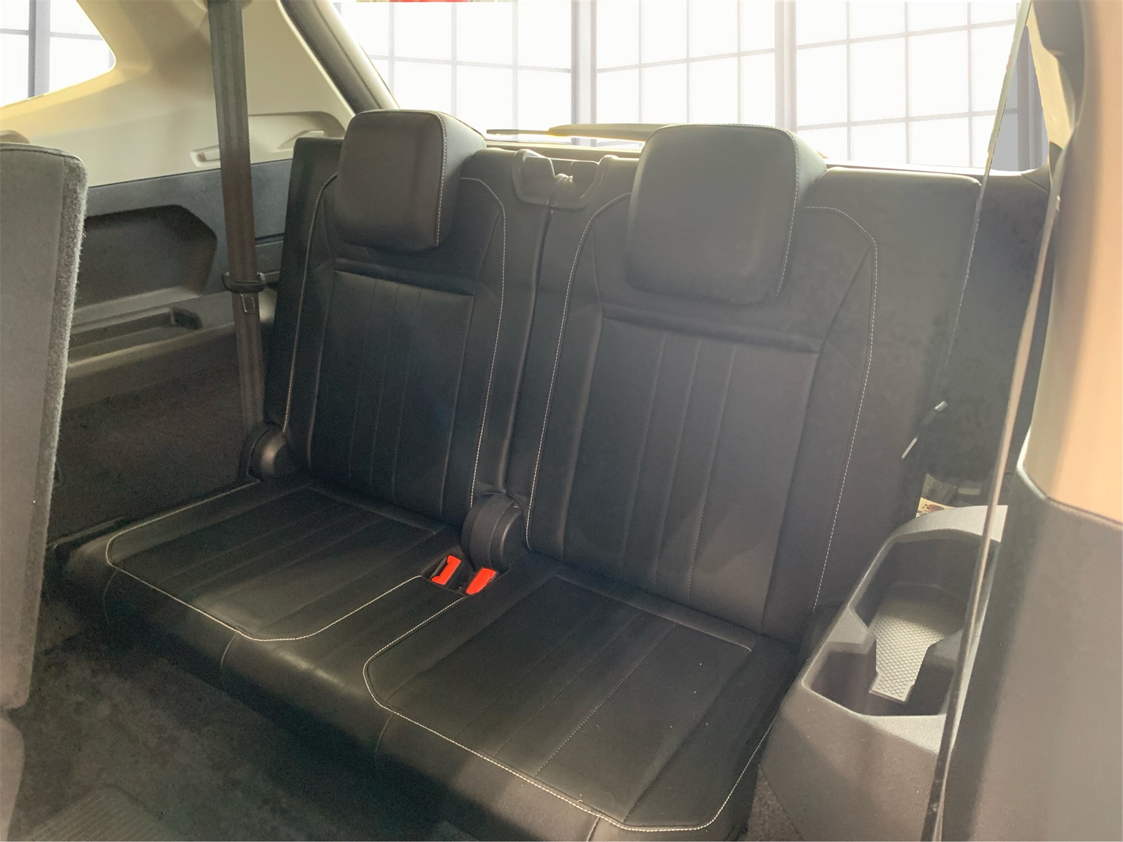 Vehicle image 14 of 34