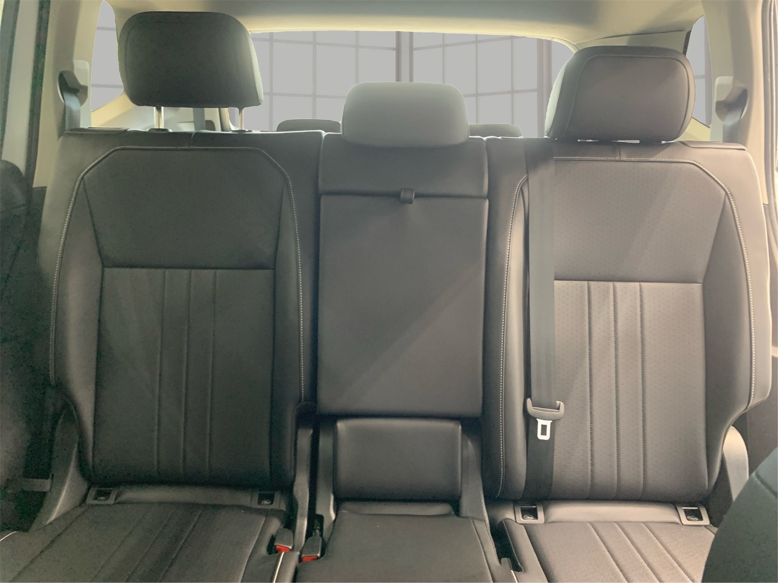 Vehicle image 15 of 34
