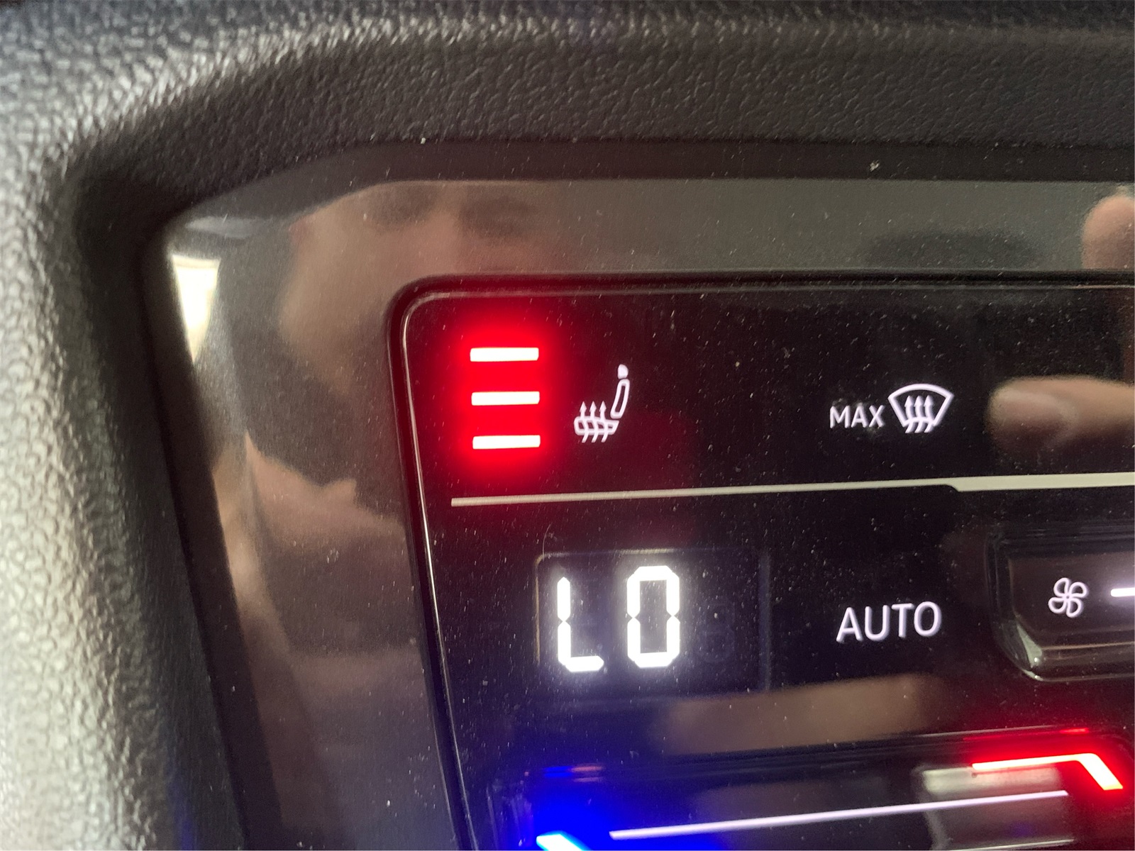 Vehicle image 32 of 34