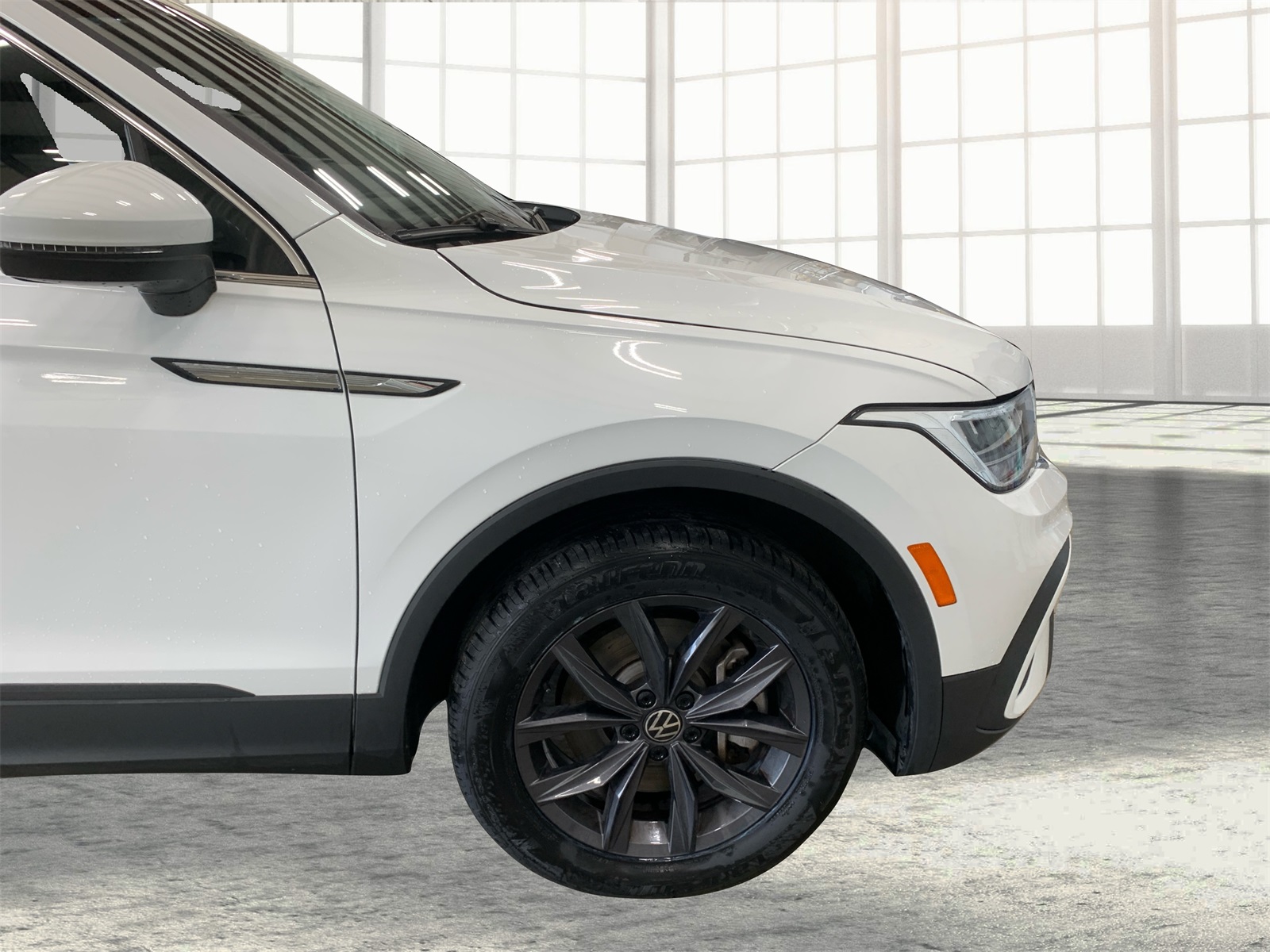 Vehicle image 10 of 34