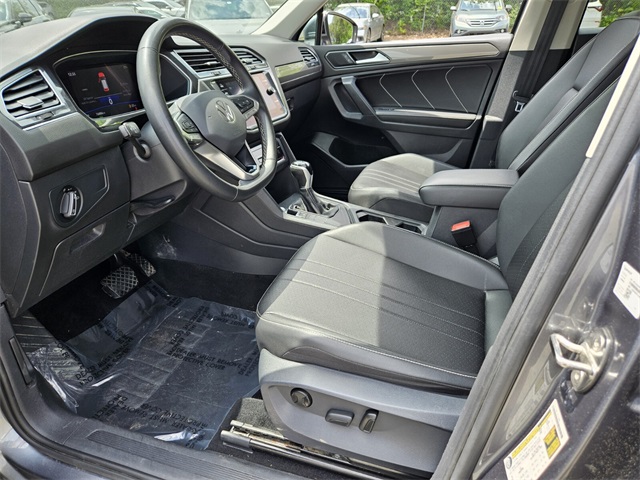 Vehicle image 7 of 30