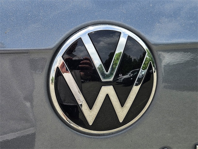 Vehicle image 13 of 30