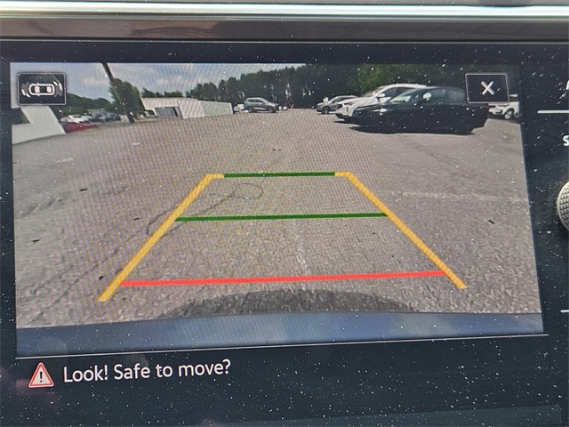 Vehicle image 22 of 30