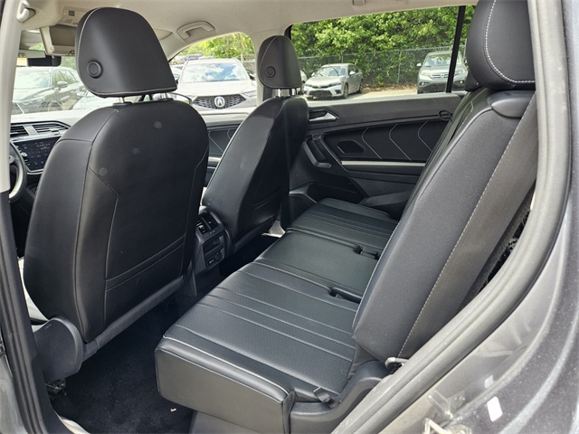 Vehicle image 8 of 30