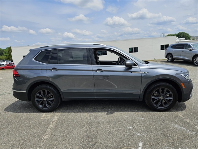 Vehicle image 3 of 30