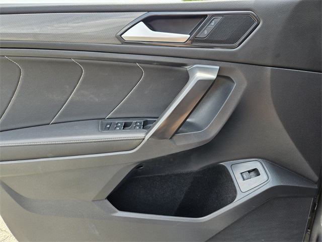 Vehicle image 29 of 30