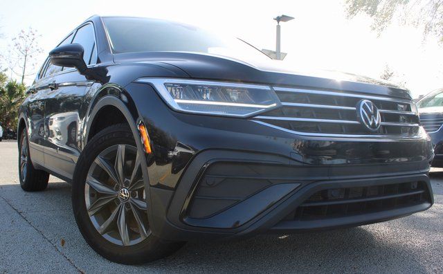Vehicle image 6 of 21