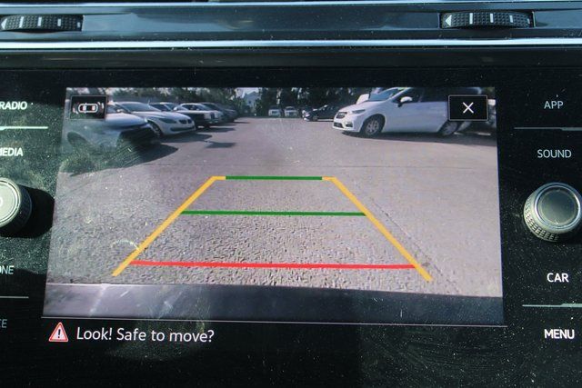 Vehicle image 10 of 21