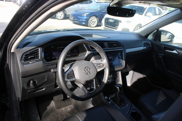 Vehicle image 12 of 21
