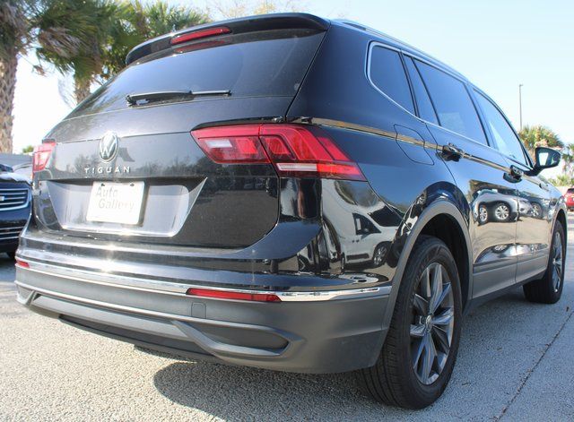 Vehicle image 3 of 21