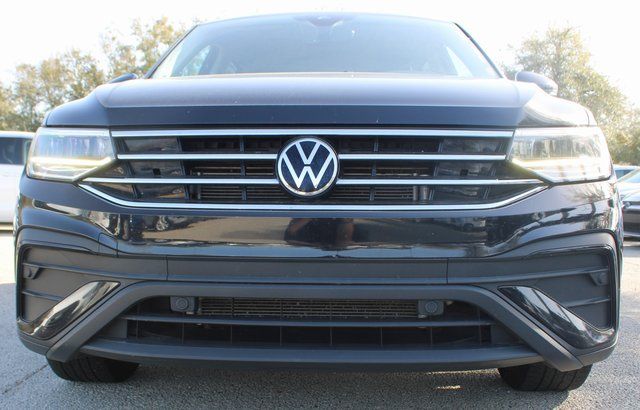 Vehicle image 4 of 21