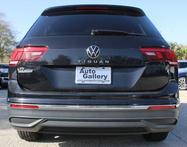 Vehicle image 5 of 21