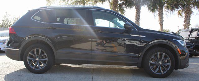 Vehicle image 7 of 21