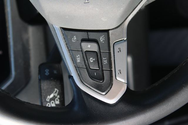 Vehicle image 15 of 21