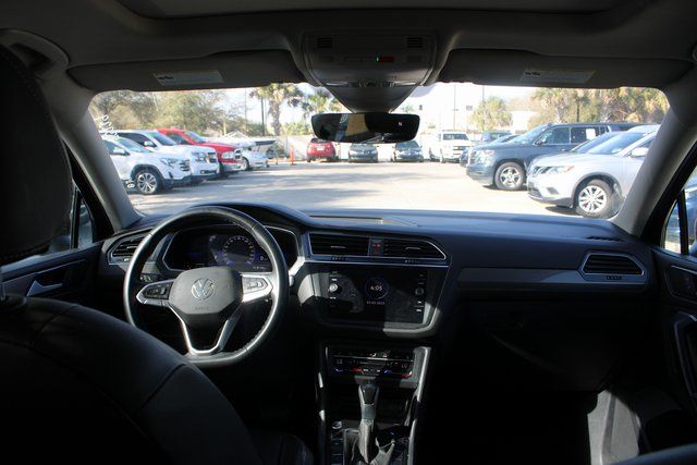 Vehicle image 20 of 21