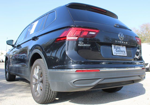 Vehicle image 8 of 21