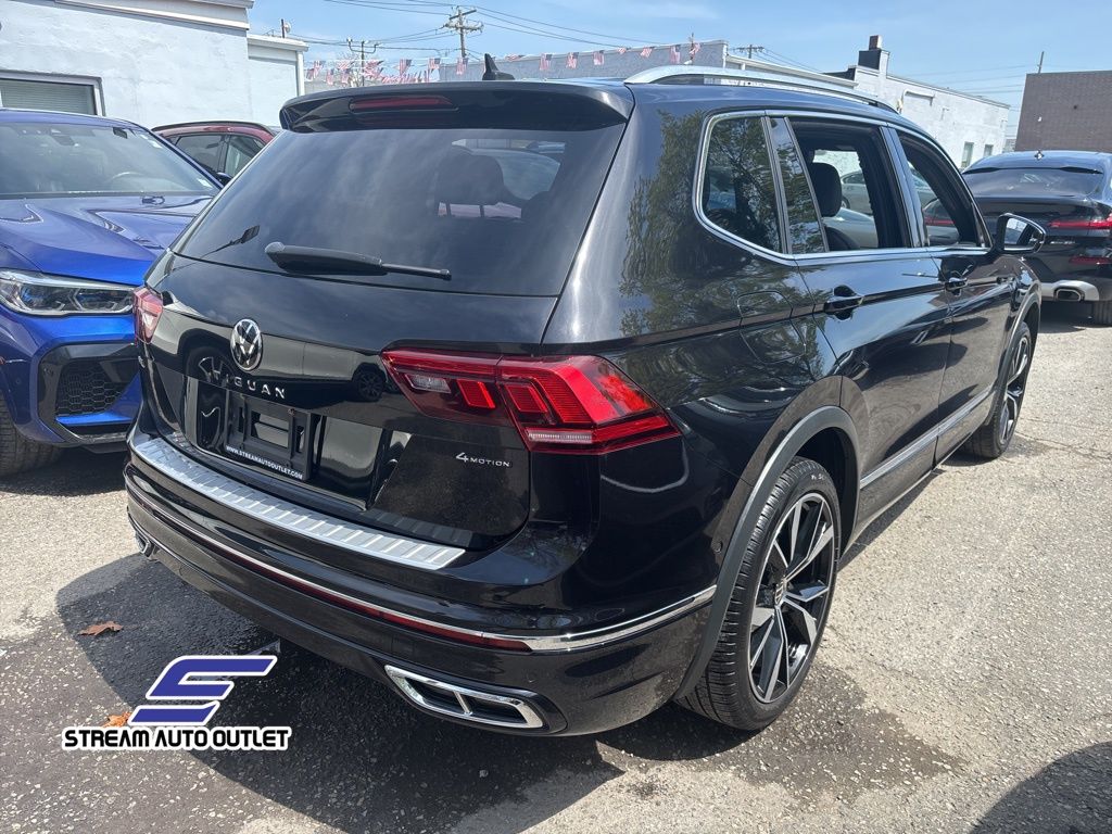 Vehicle image 2 of 36