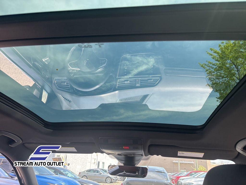 Vehicle image 18 of 36