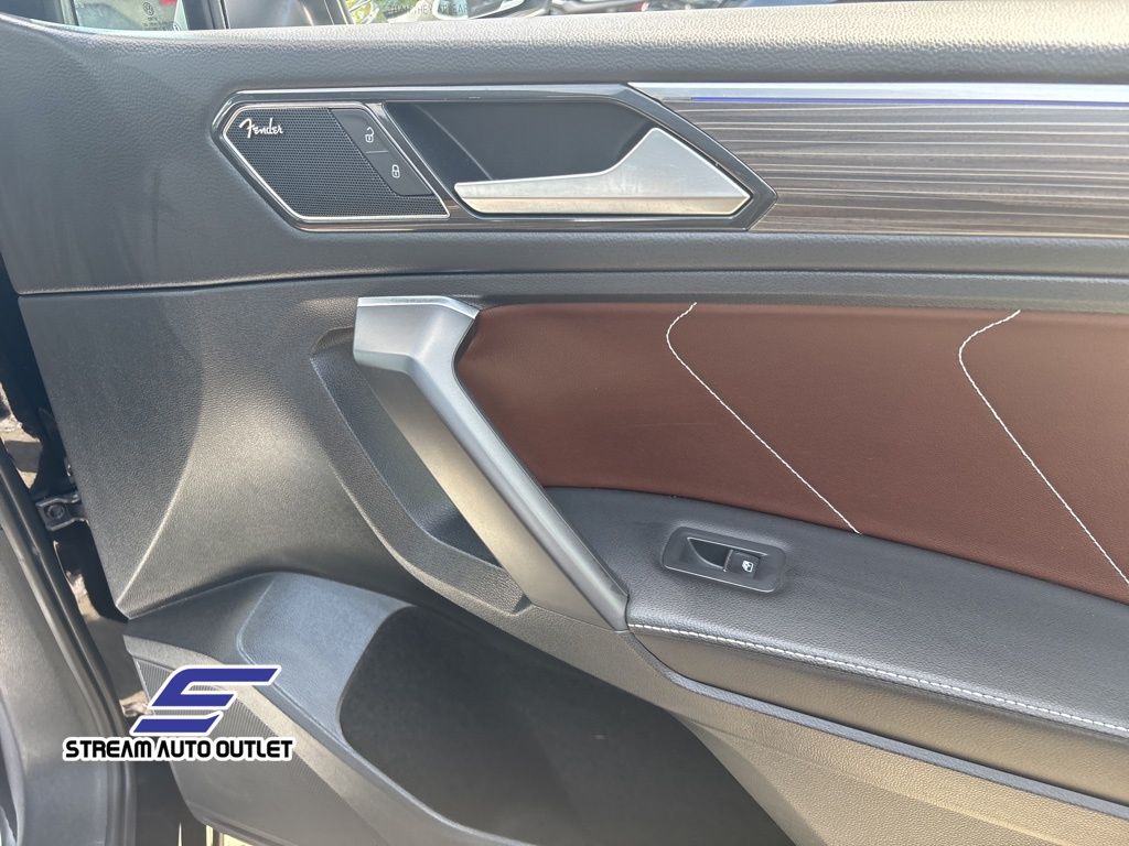 Vehicle image 11 of 36