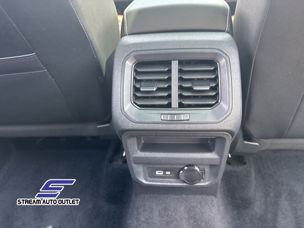 Vehicle image 16 of 36