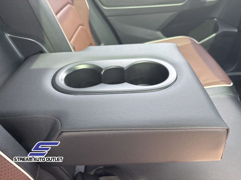 Vehicle image 15 of 36