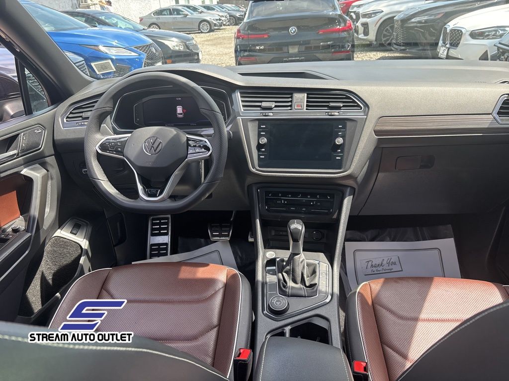 Vehicle image 17 of 36