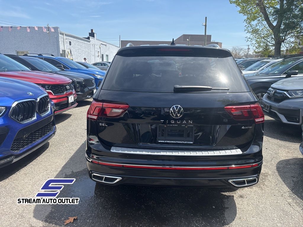 Vehicle image 8 of 36