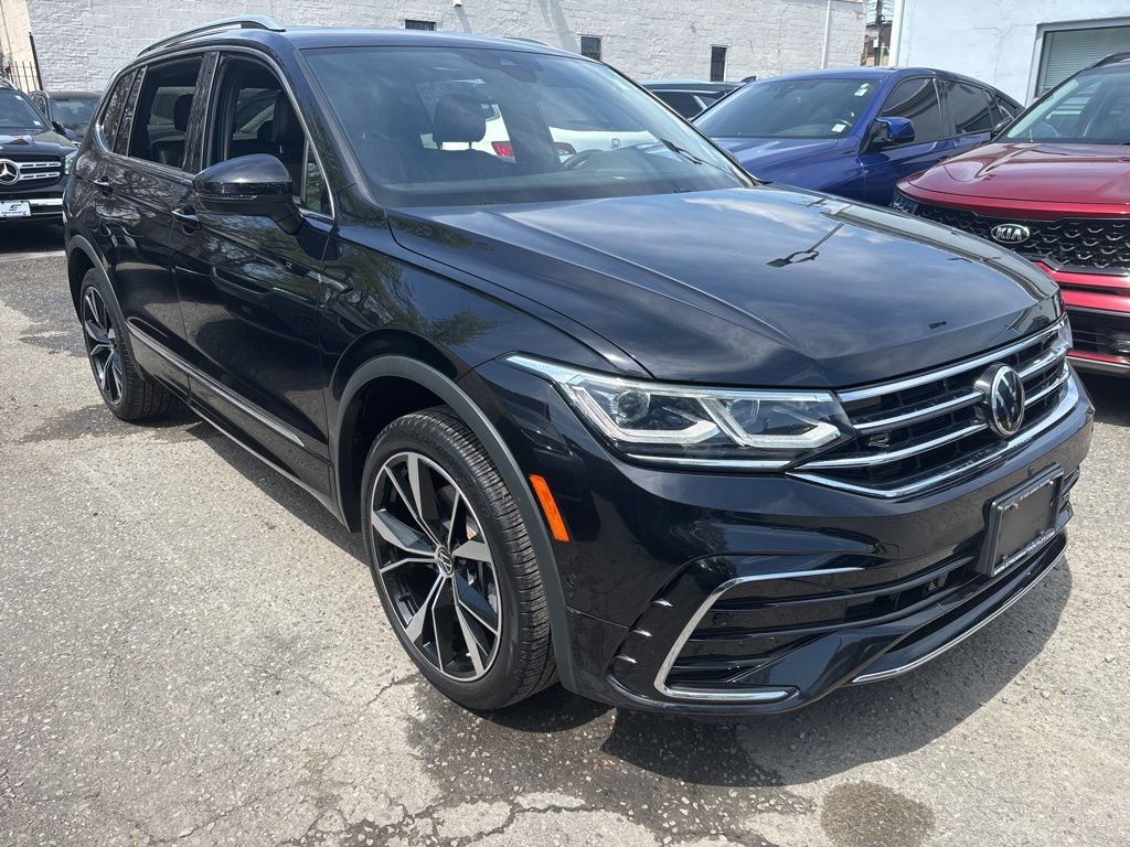 Vehicle image 3 of 36