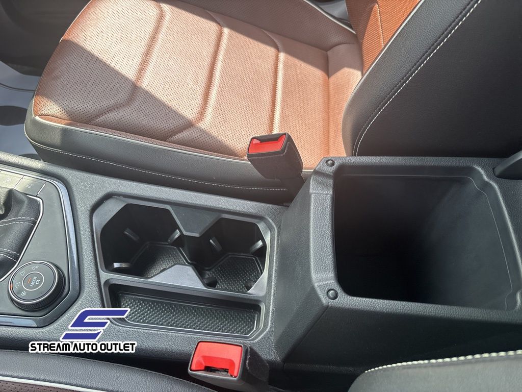 Vehicle image 35 of 36