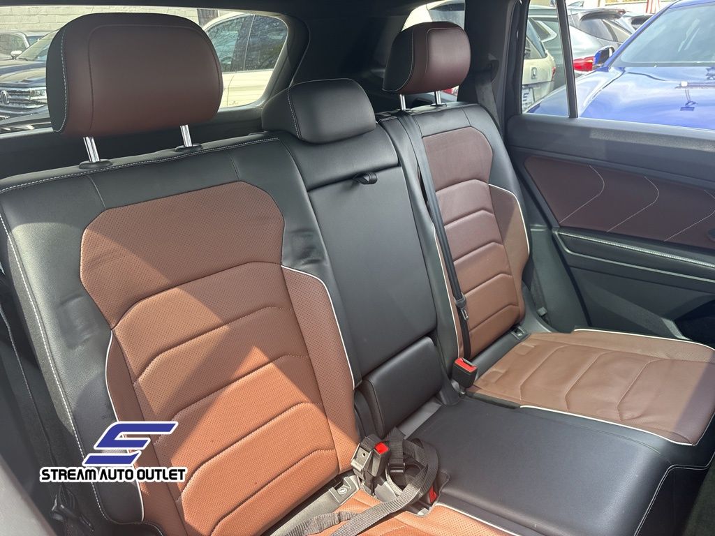 Vehicle image 12 of 36