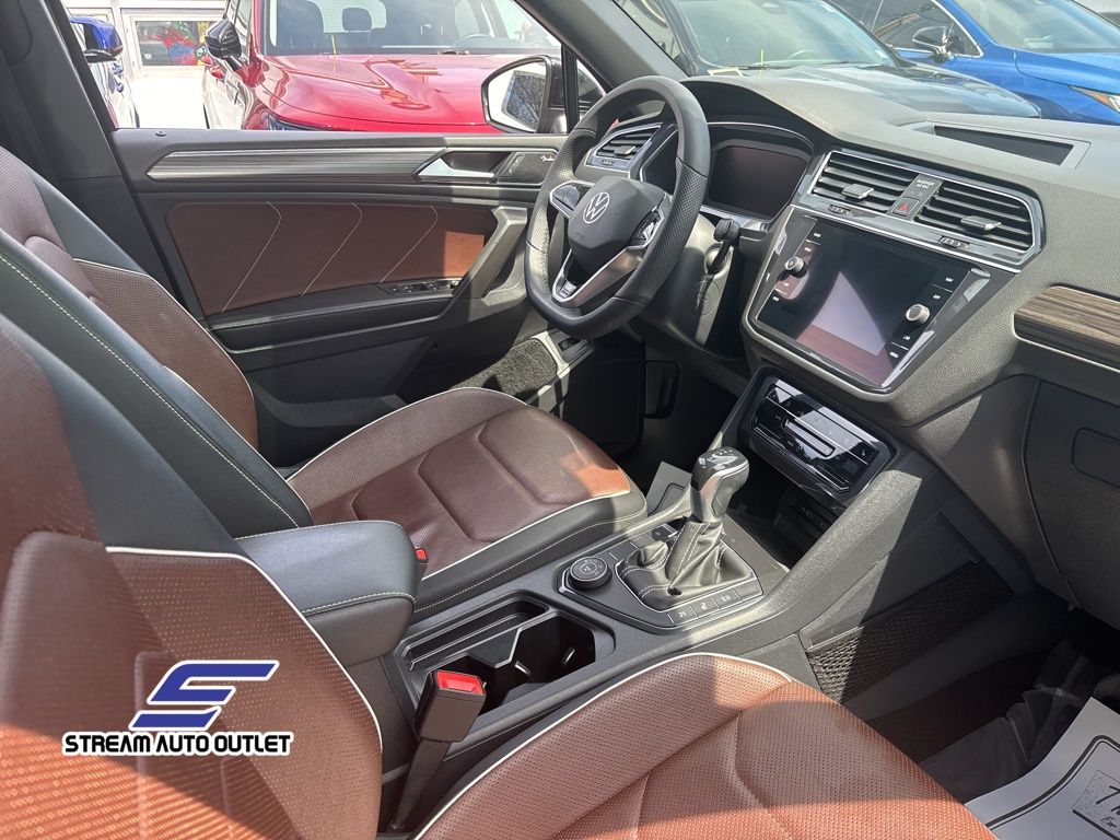 Vehicle image 9 of 36