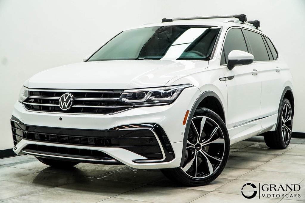 Vehicle image 2 of 50