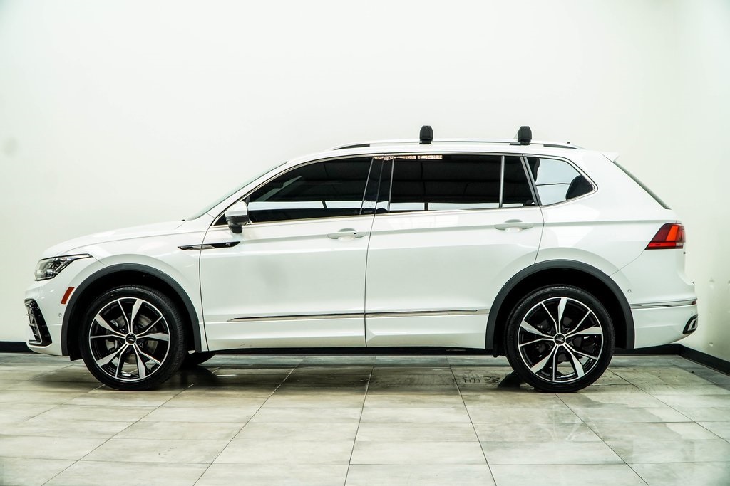 Vehicle image 10 of 50