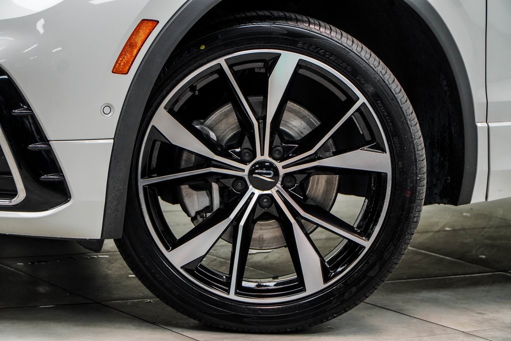 Vehicle image 11 of 50