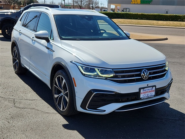 Vehicle image 2 of 25