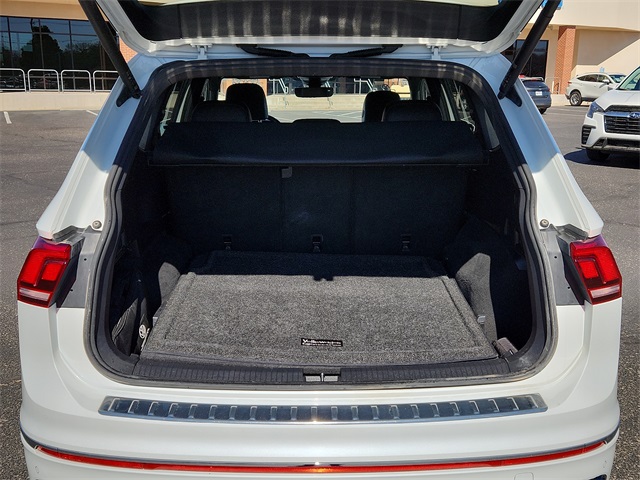 Vehicle image 9 of 25