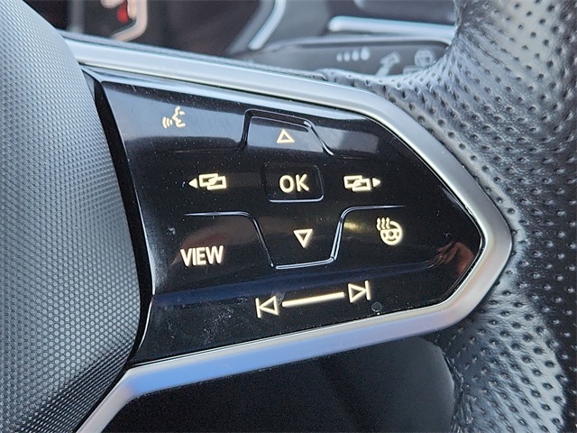 Vehicle image 20 of 25