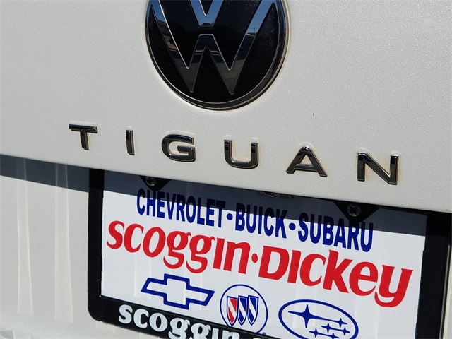Vehicle image 8 of 25