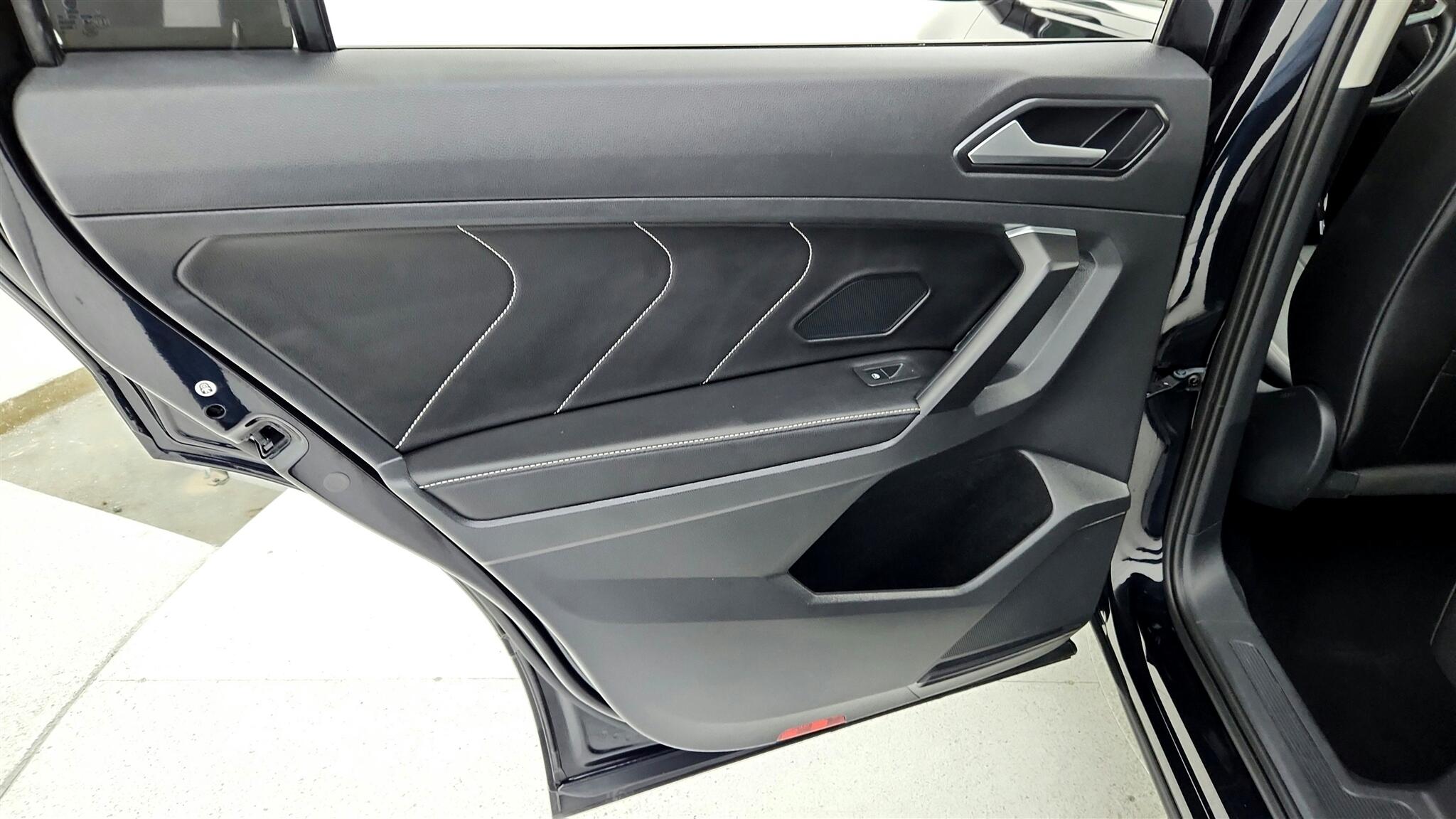 Vehicle image 46 of 50