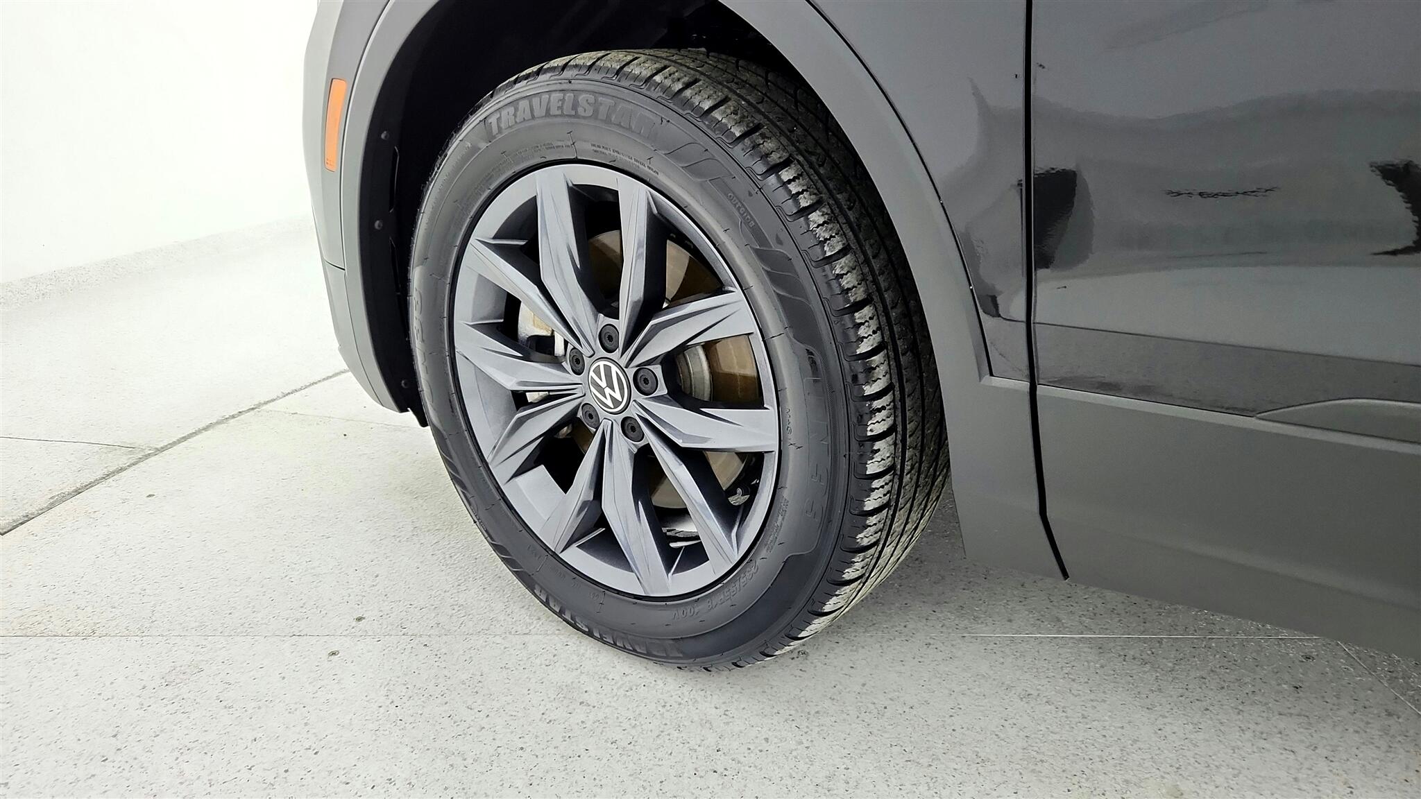 Vehicle image 21 of 50