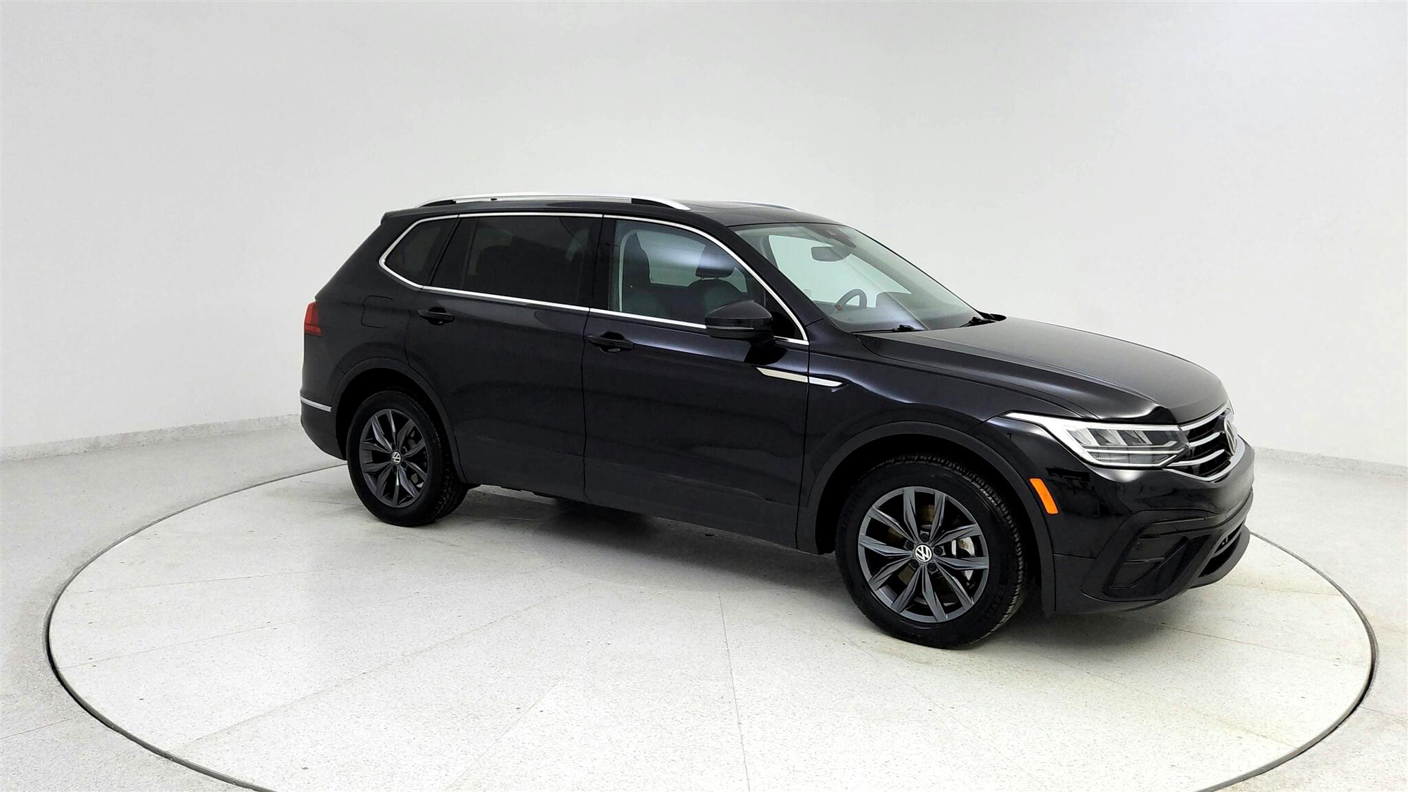 Vehicle image 11 of 50