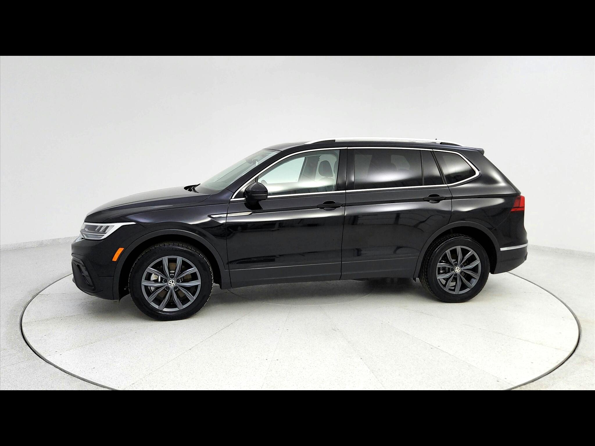 Vehicle image 2 of 50