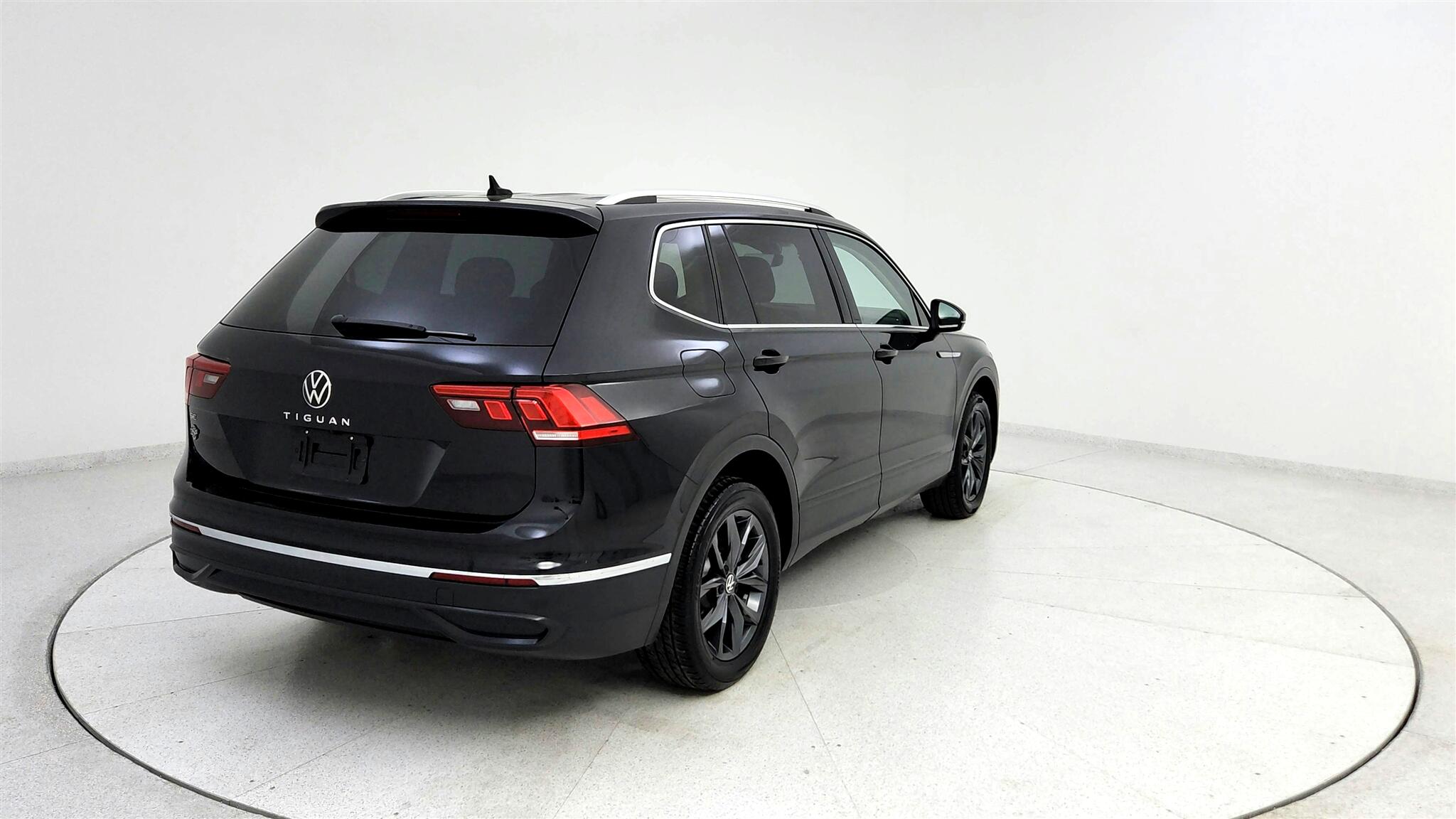 Vehicle image 9 of 50