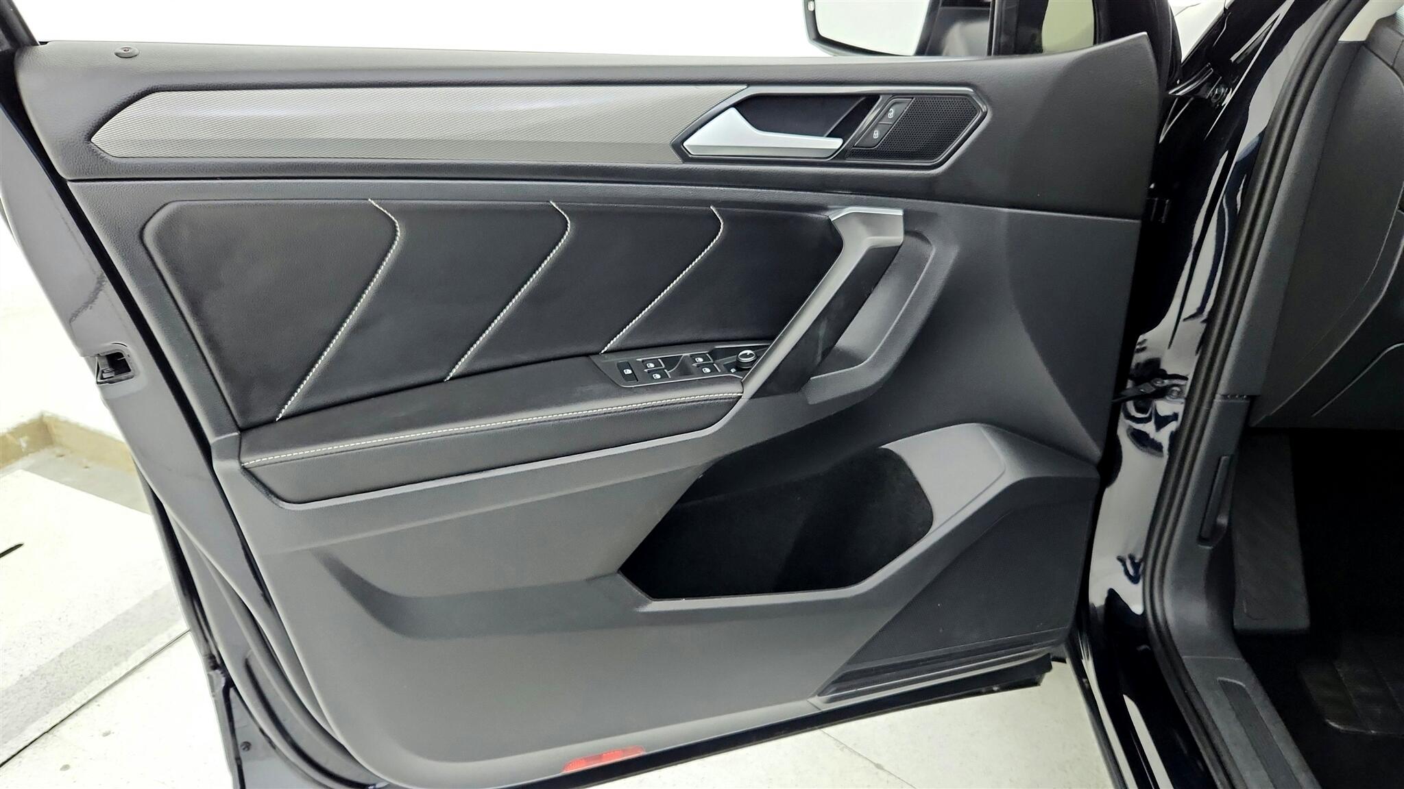 Vehicle image 45 of 50