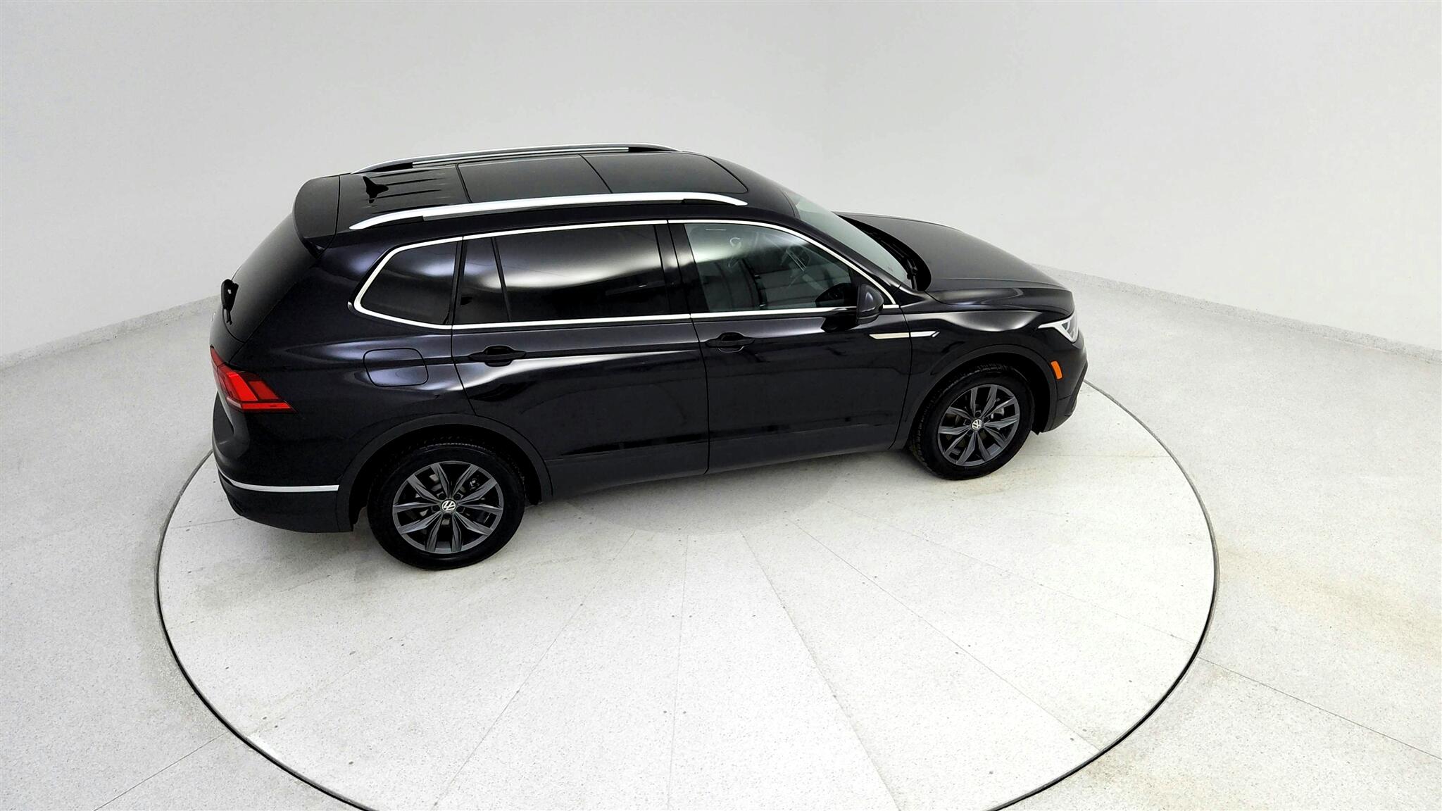 Vehicle image 3 of 50