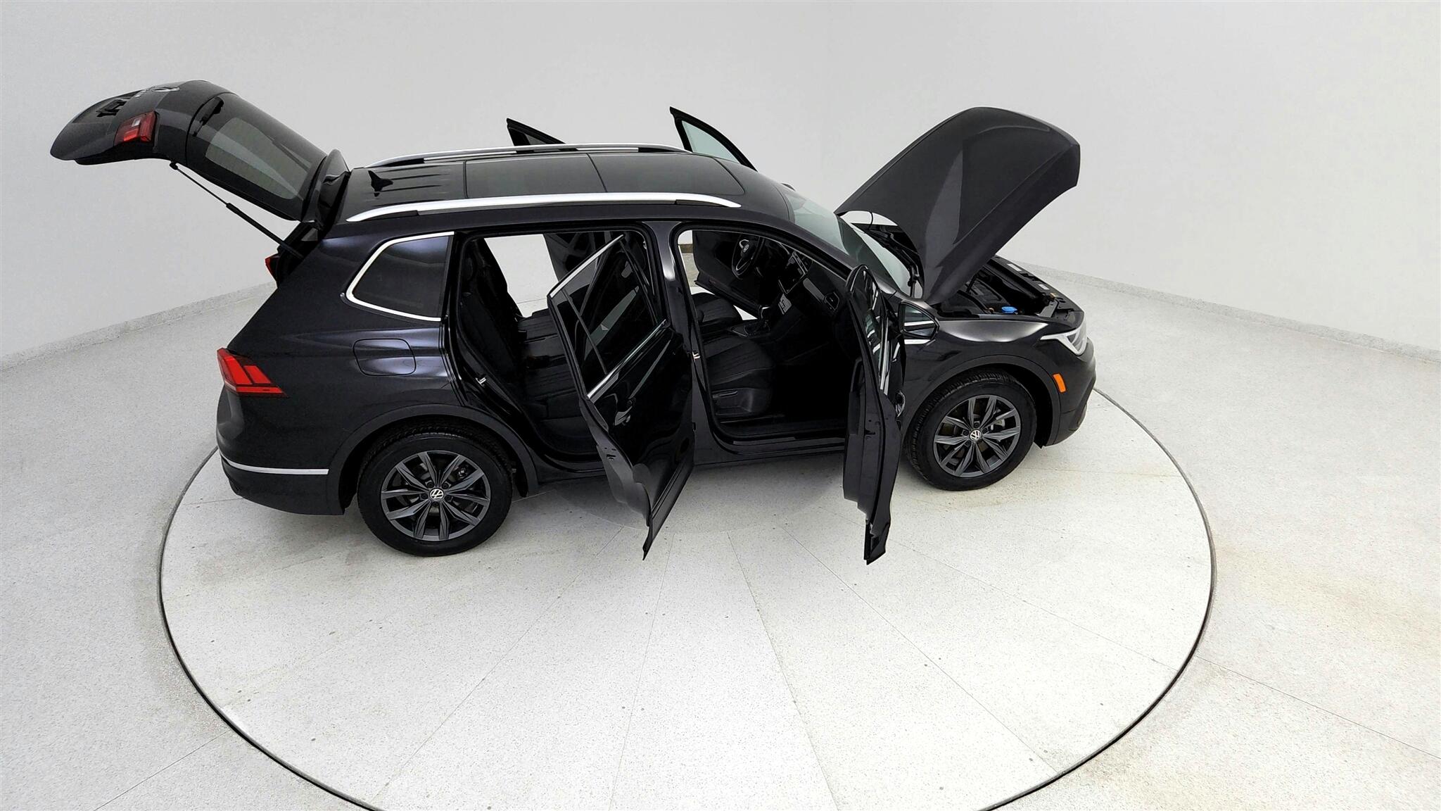 Vehicle image 16 of 50